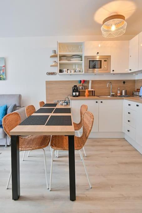 Avec Terrasse, Piscine, Parking, Honfleur Équemauville