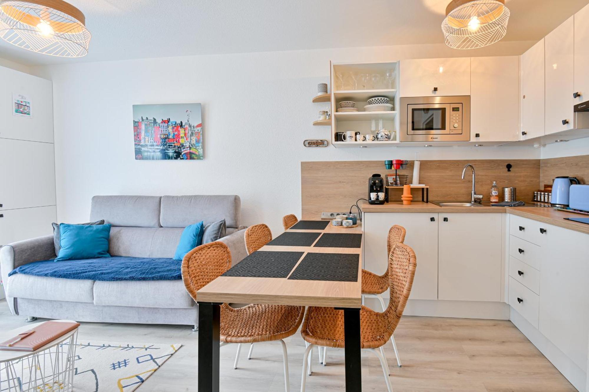 Avec Terrasse, Piscine, Parking, Honfleur *