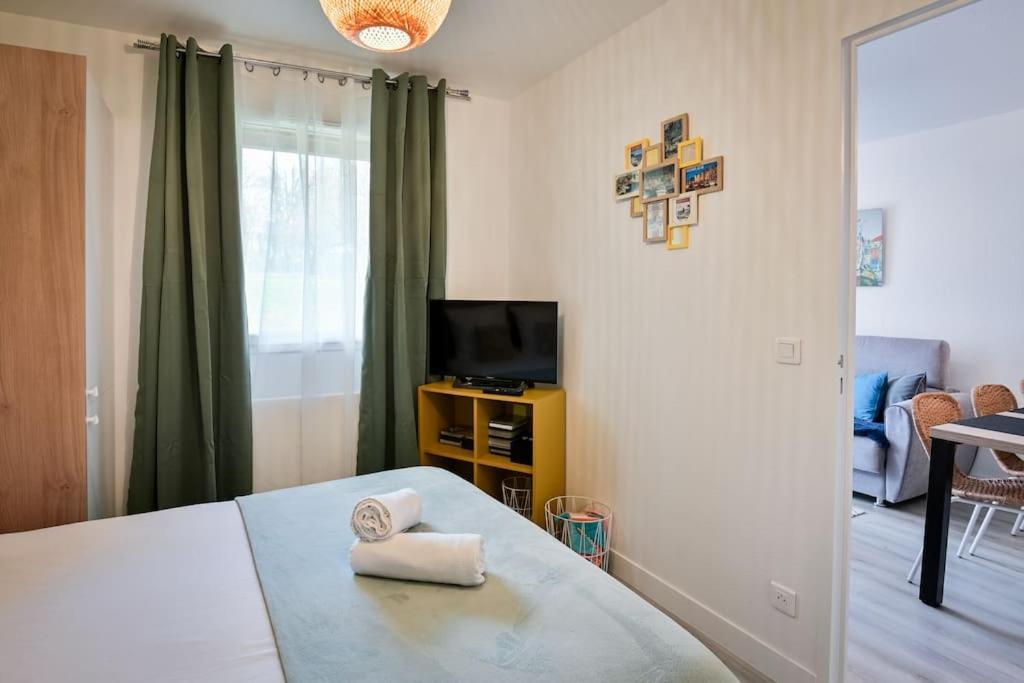 Avec Terrasse, Piscine, Parking, Honfleur Appartement Équemauville