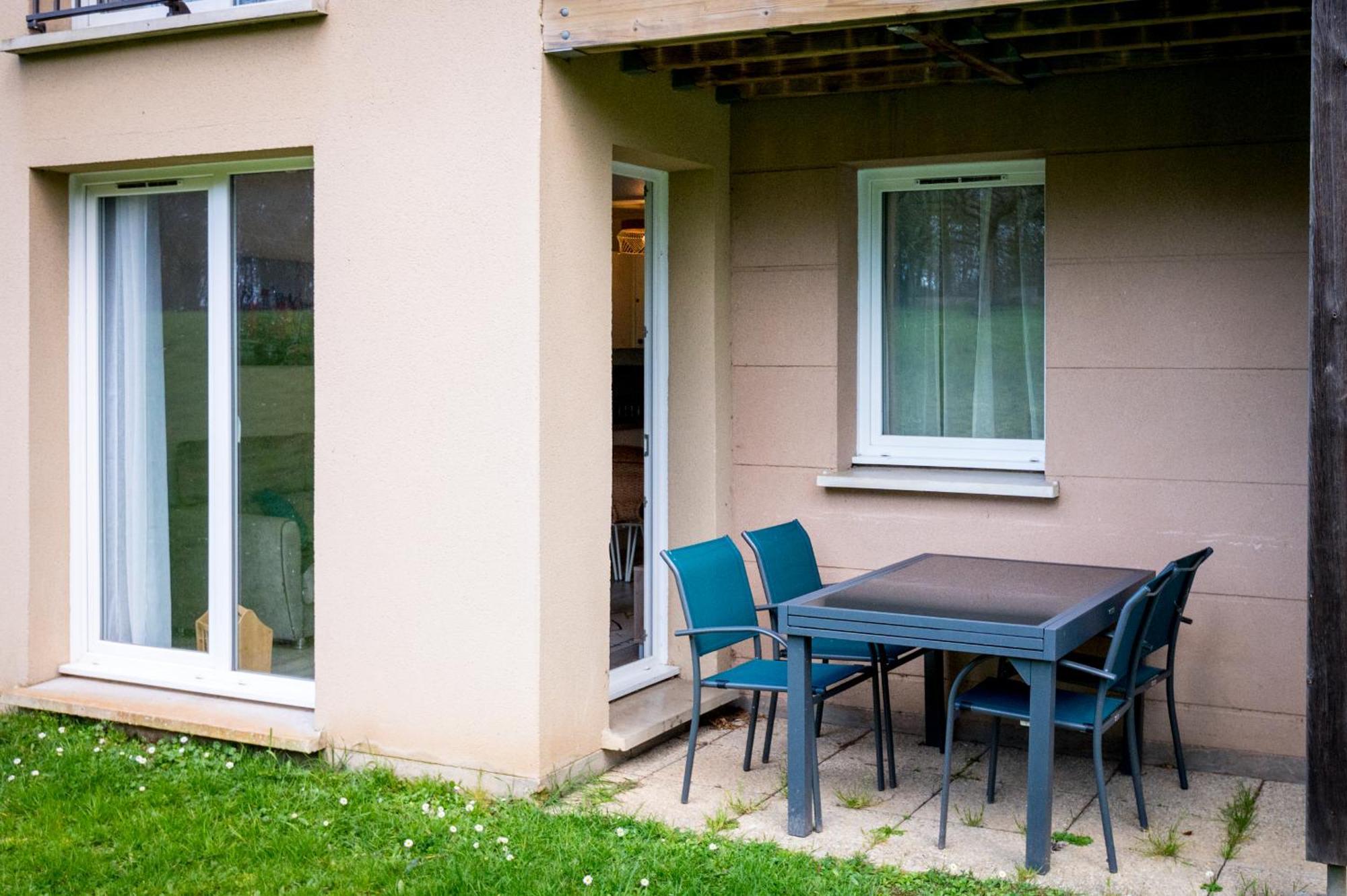 Appartement Avec Terrasse, Piscine, Parking, Honfleur