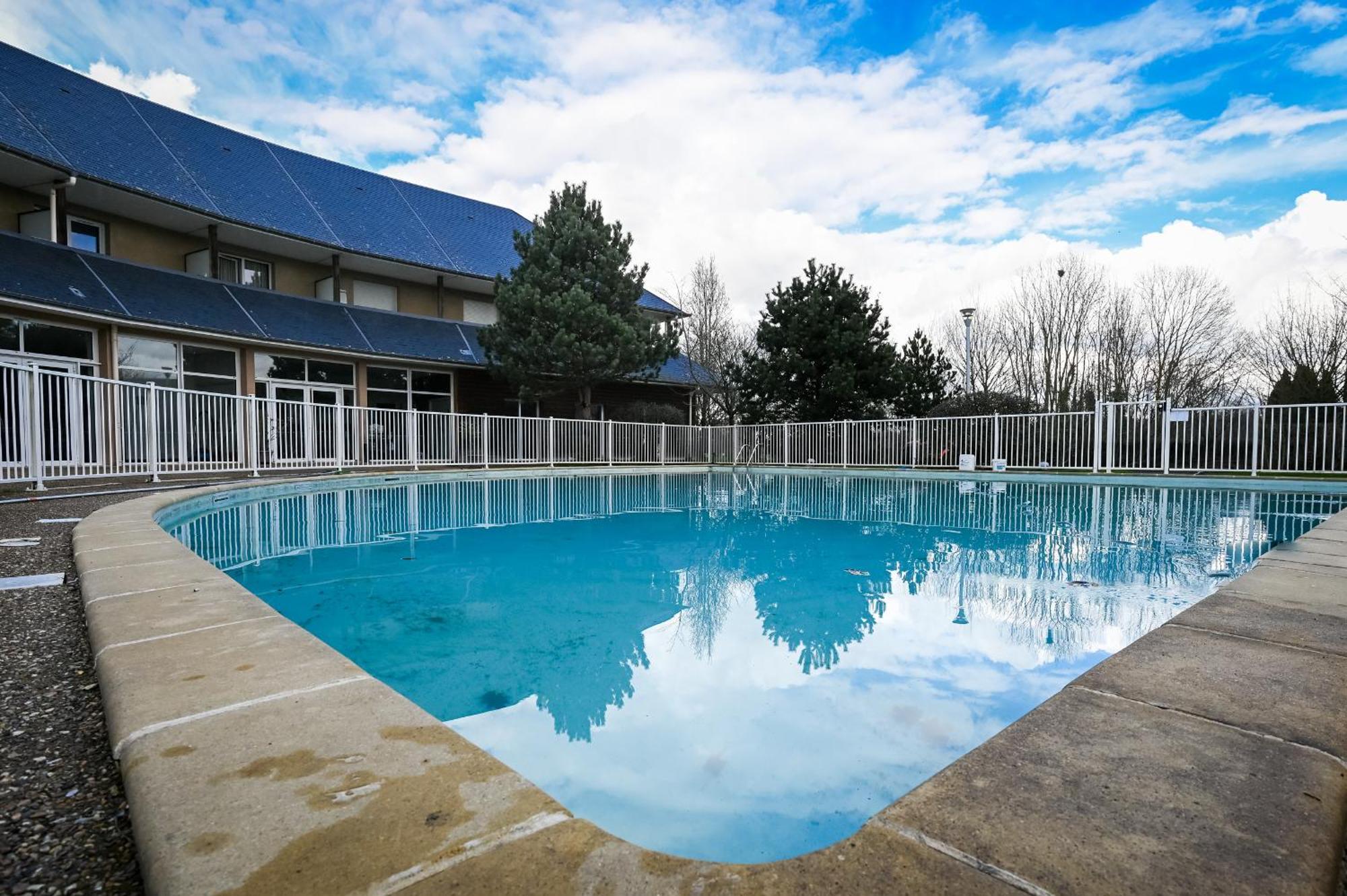 Avec Terrasse, Piscine, Parking, Honfleur Appartement Équemauville