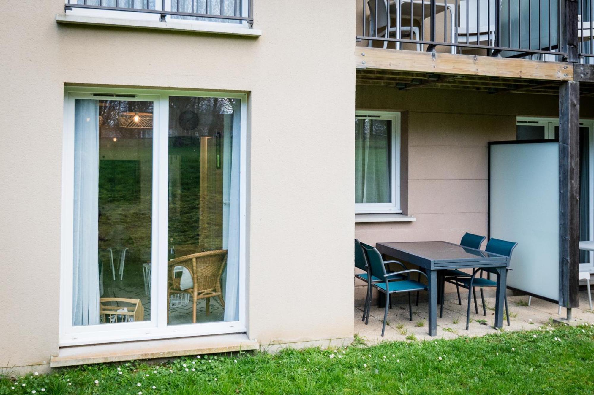 Appartement Avec Terrasse, Piscine, Parking, Honfleur Équemauville