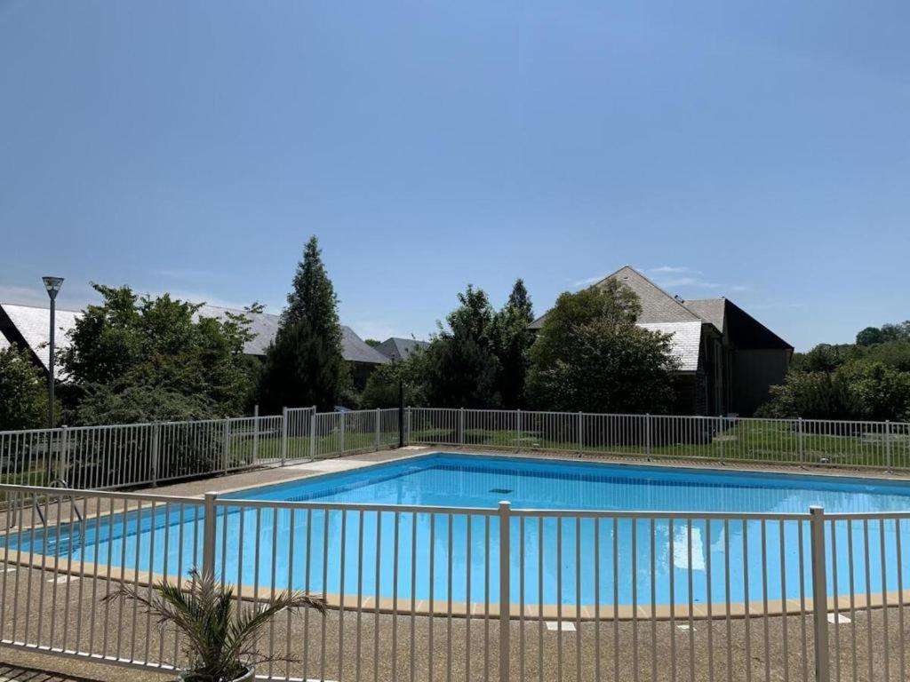 Avec Terrasse, Piscine, Parking, Honfleur Appartement Équemauville